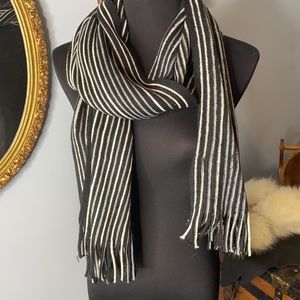 - Geofrey Beene Black /White Striped Scarf